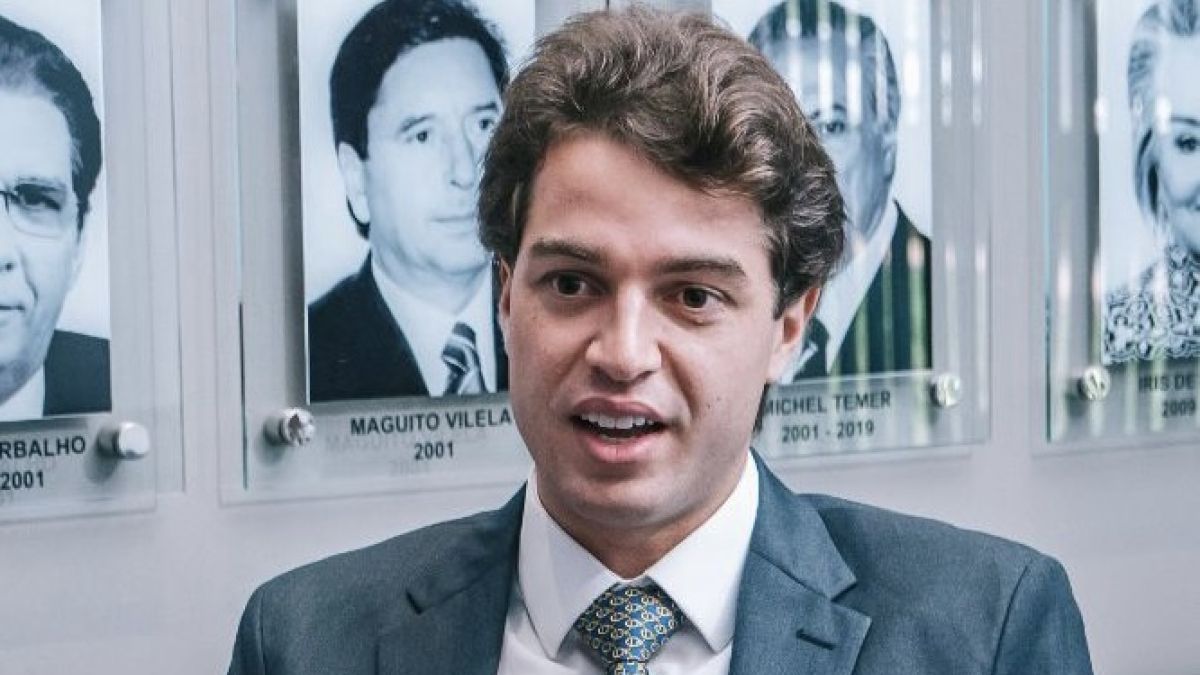 Político trabalha para formar uma ampla base de apoio