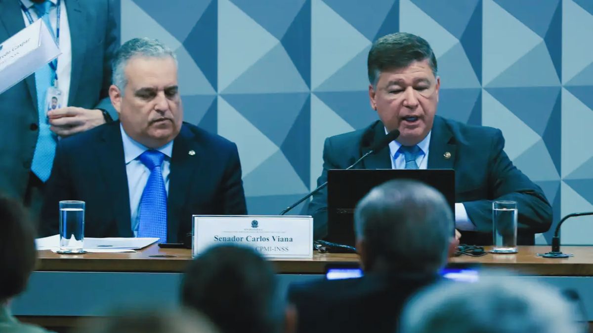 Carlos Viana é senador pelo Podemos-MG