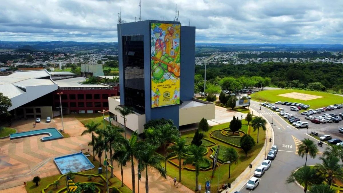 Mabel diz que foram identificados 55 casos de irregularidades na folha de pagamento do GoiâniaPrev
