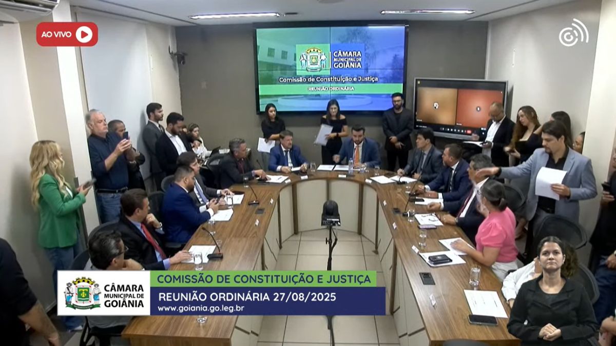 A proposta agora segue para votação no plenário