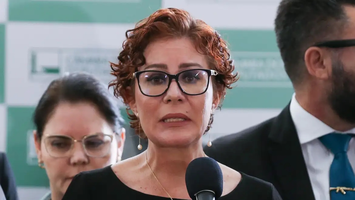 Defesa da parlamentar recorre da condenação