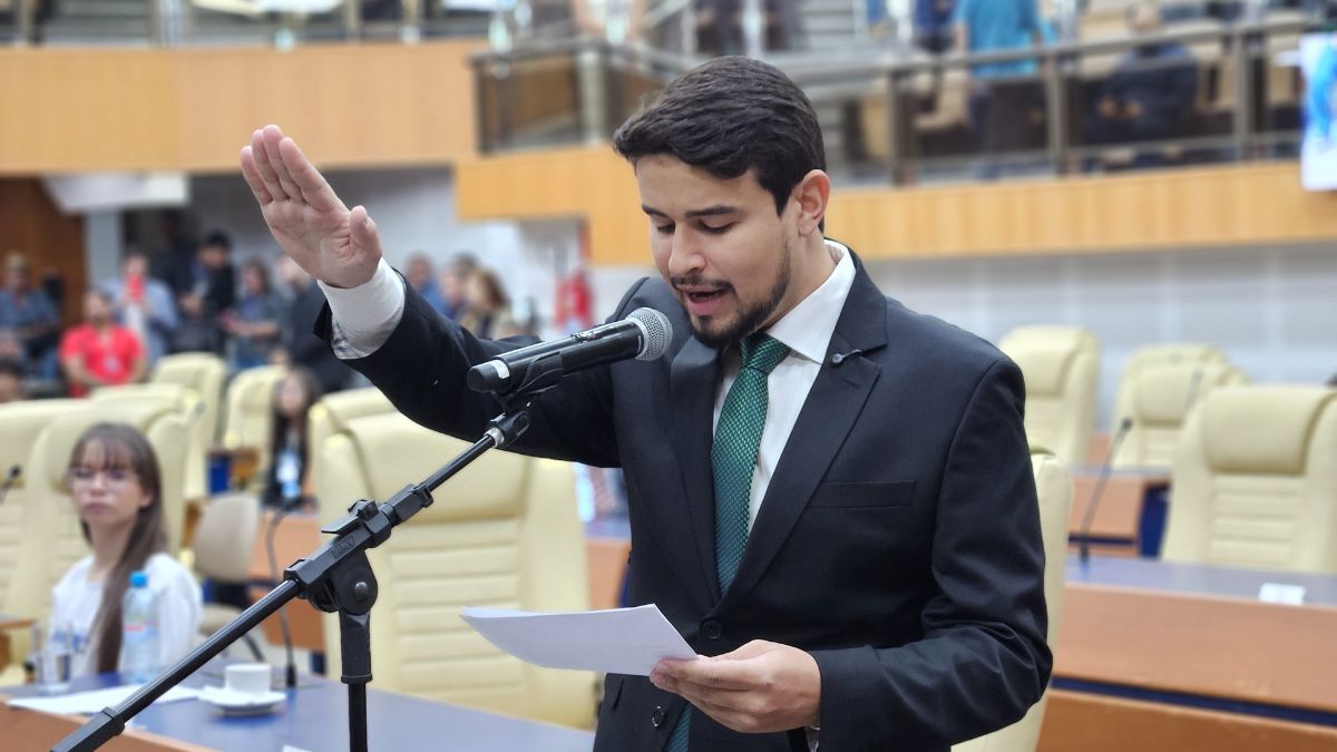 Rodrigo Rizzo em ato de posse
