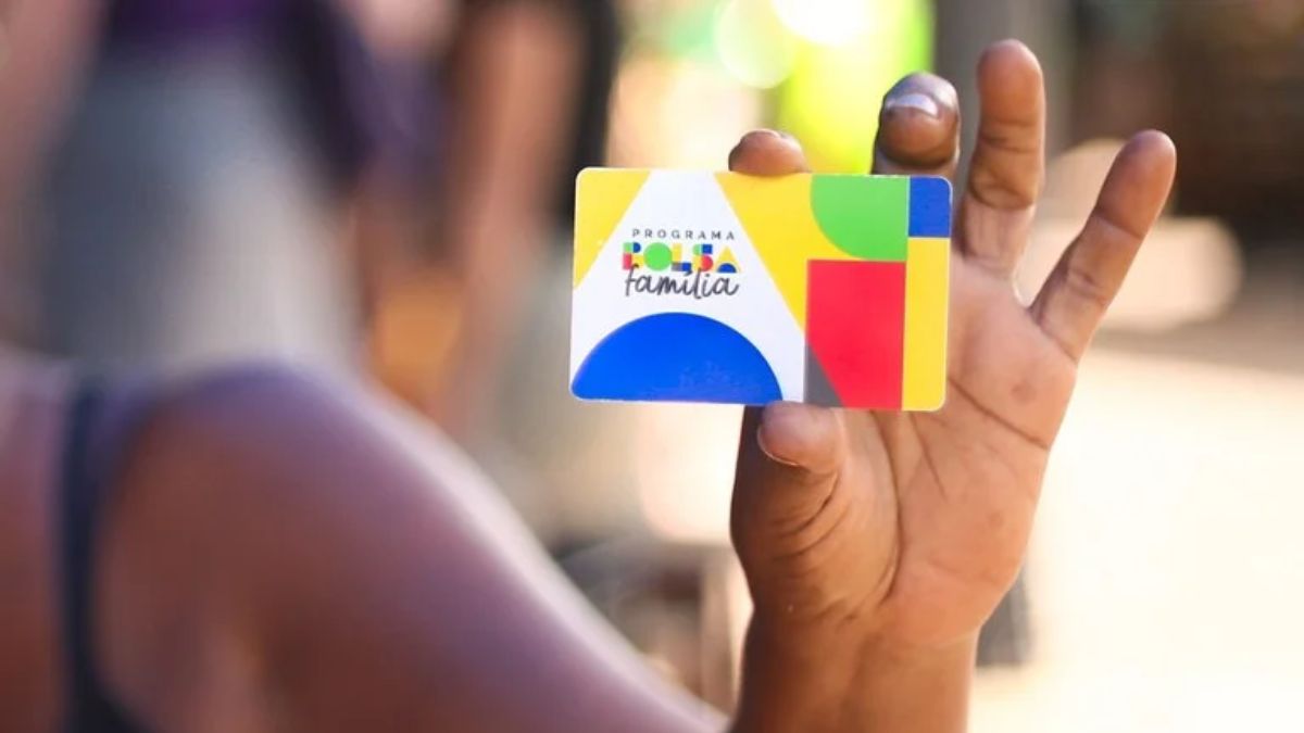 Beneficiários do Bolsa Família gastaram R$ 3 bilhões em bets apenas em agosto de 2024