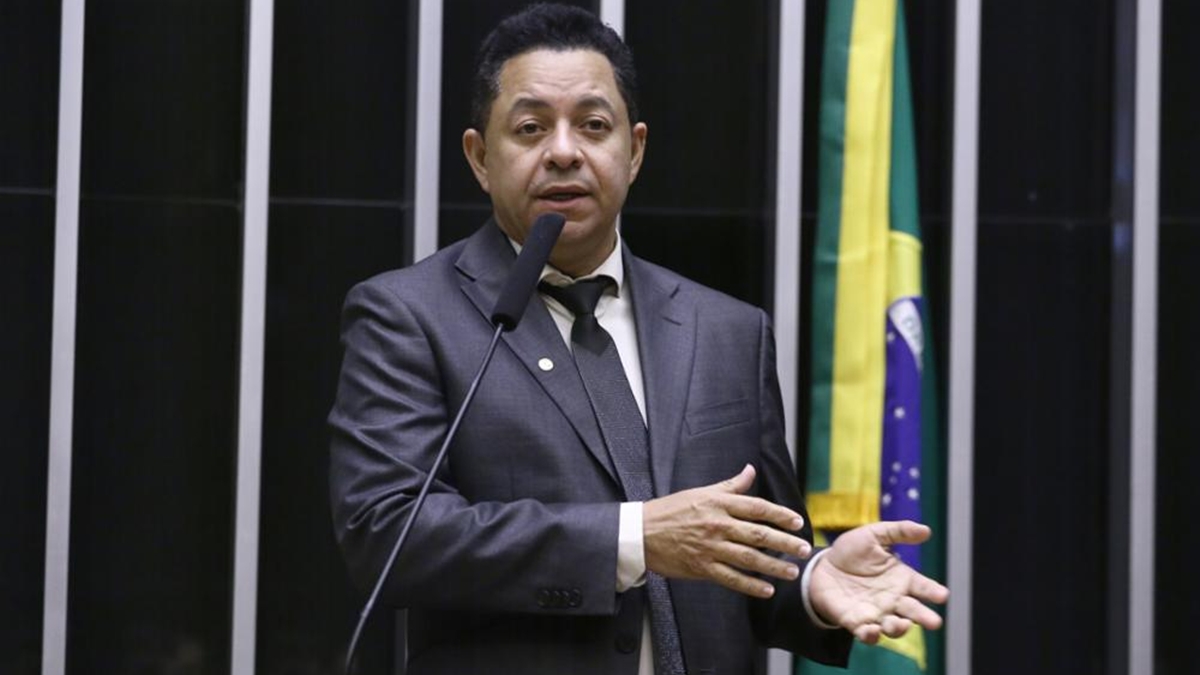Dezoito se ausentaram; um deles foi o goiano Samuel Santos