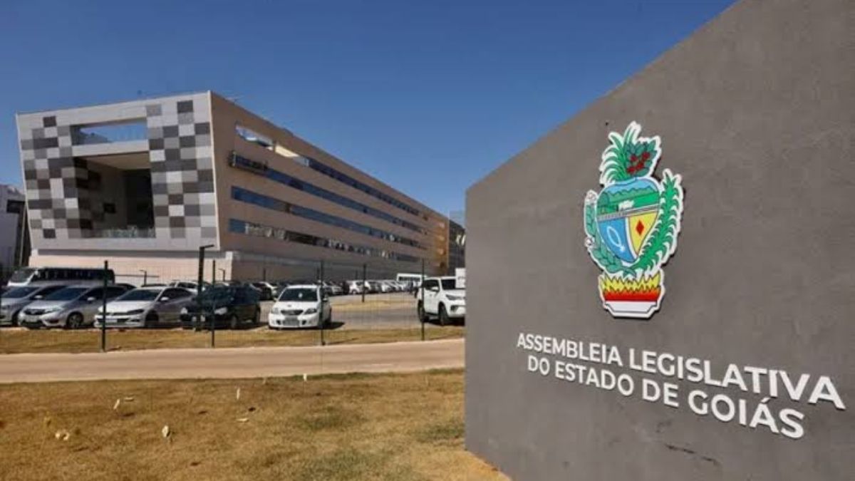 Também estarão presentes professores e pesquisadores de diferentes universidades