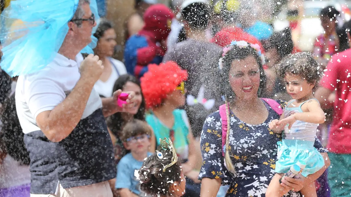 Bloquinho pré-Carnaval mistura samba e rock em Goiânia - Também vai acontecer o cortejo de rua com trio elétrico