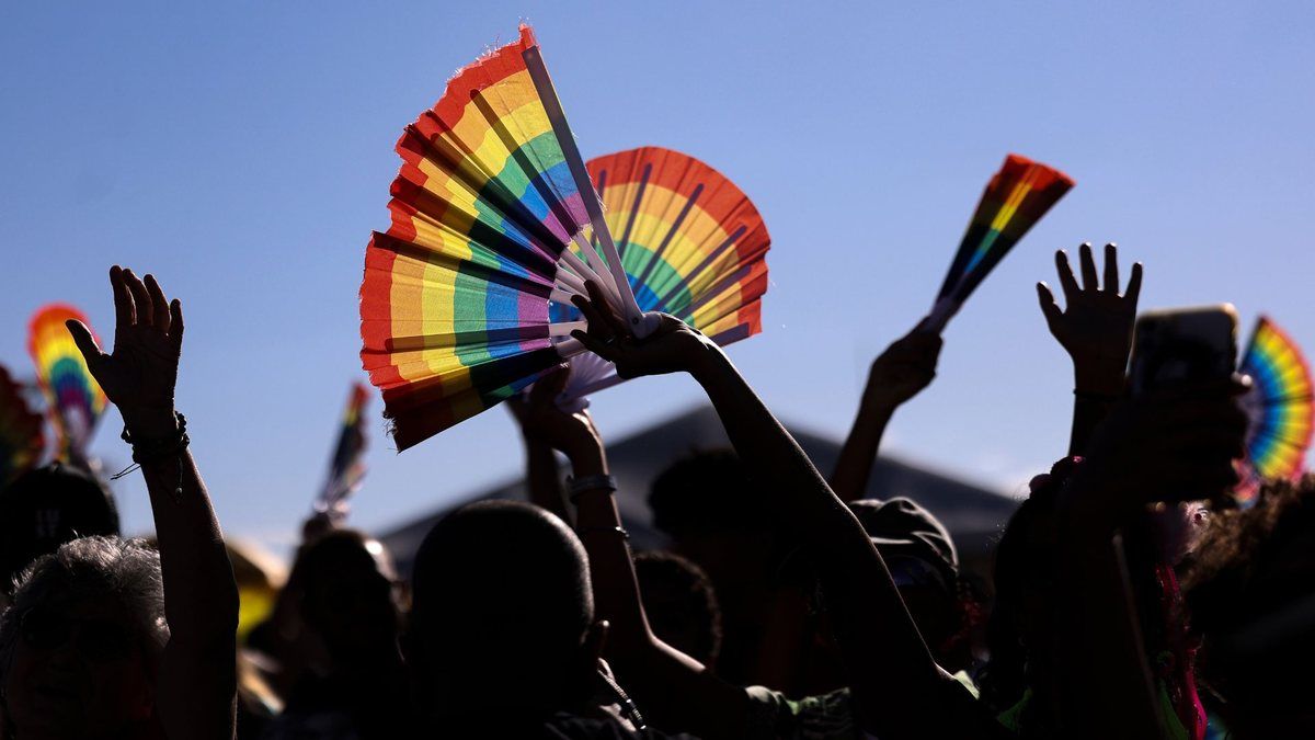 Fabrício Rosa promove sessão em homenagem ao Orgulho LGBTQIA+ na Câmara de Goiânia