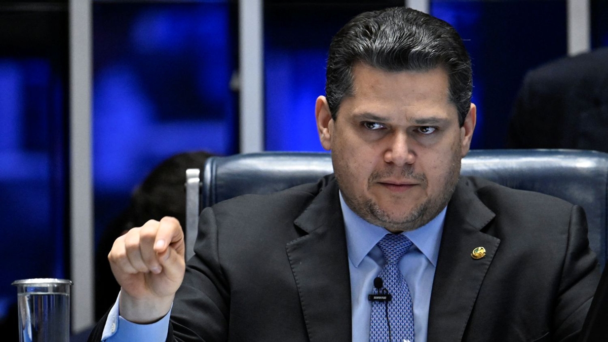 Escala 6x1: Alcolumbre diz que não vai tolerar intimidação