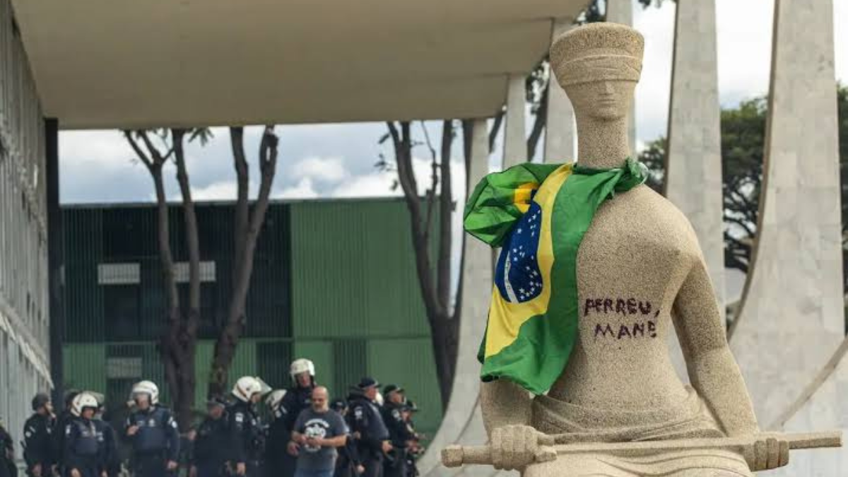 Atualmente, ela cumpre prisão domiciliar