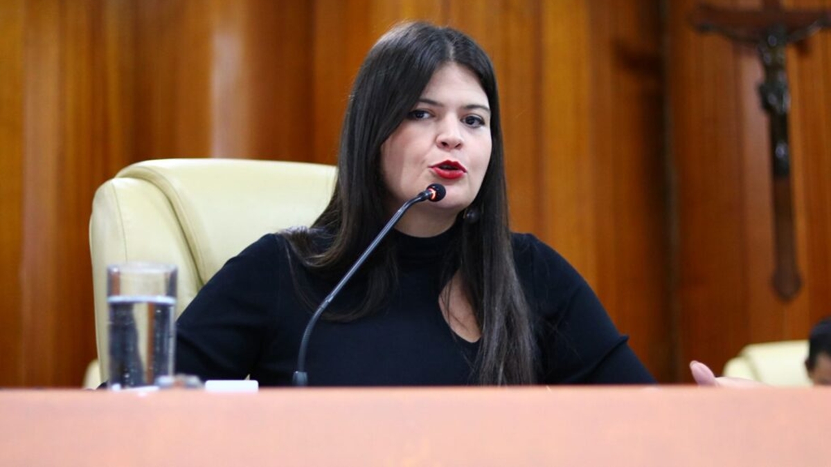 Justiça Eleitoral cassa mandato da vereadora por Goiânia, Aava Santiago