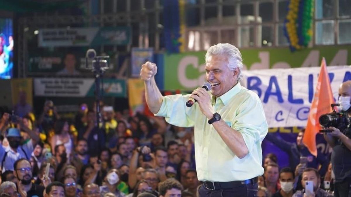 Após Wilder admitir discutir câmeras para policiais, Caiado dispara: "deixa de ser frouxo"