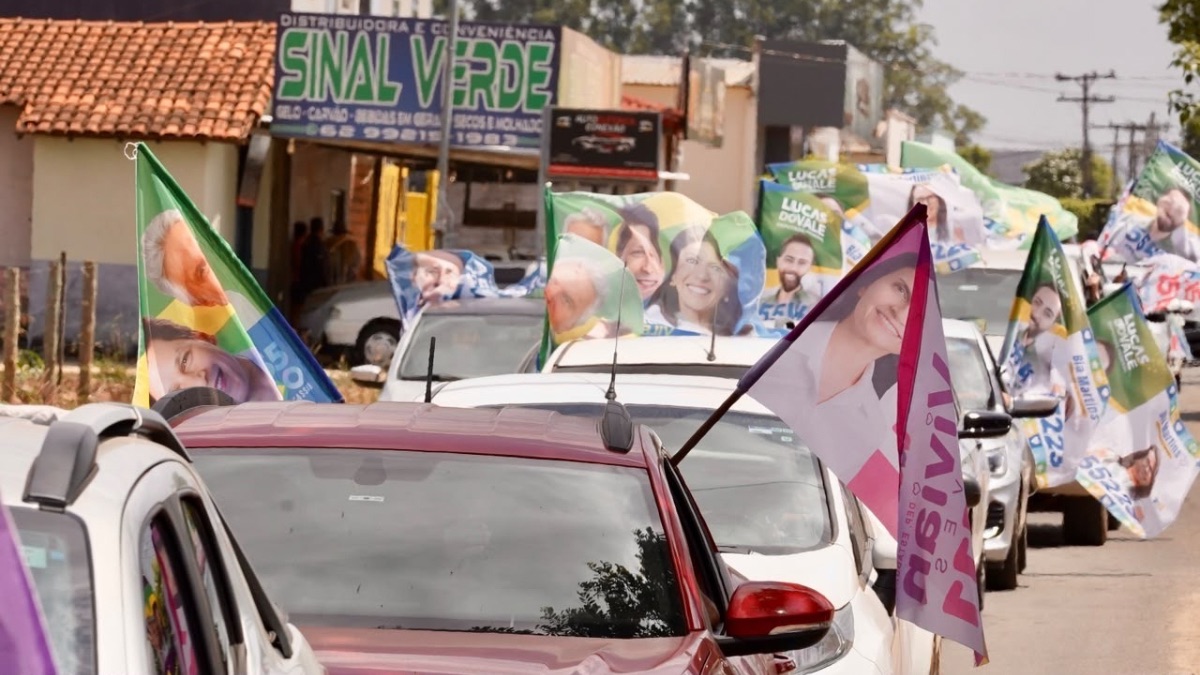 Daniel participa de carreata com mais de mil veículos em Uruaçu