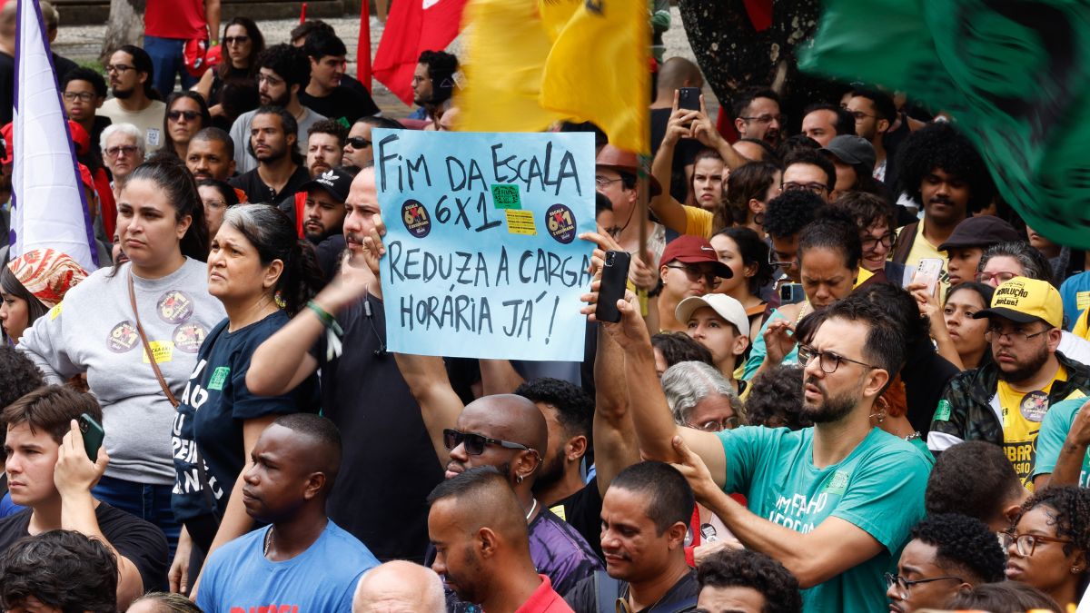 Senado aprova fim da escala 6x1 e redução da jornada de trabalho